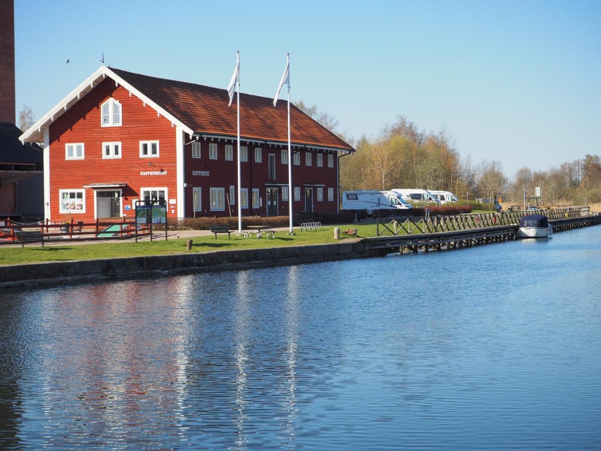 Stenkullens Gardshus Borensberg Exteriér fotografie